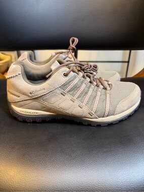 Columbia Yama II Hiking Trail TechLite Omni Grip Women's Shoes Size 7.5